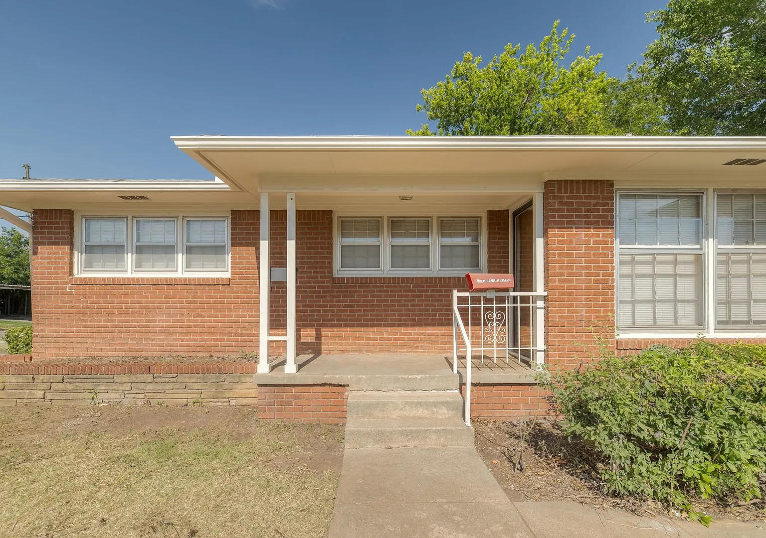 Updated 3 bedroom 1 bath home in Oklahoma City! — Photo 4