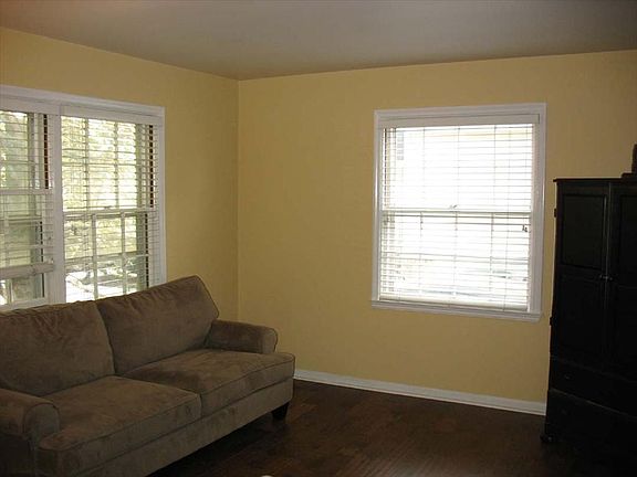 2nd image of 860 S Padley St