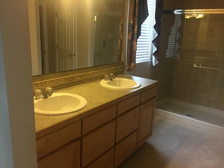1922 Hillside Pl — Photo 9