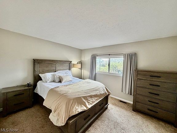5th image of 286 Millcreek Dr