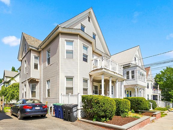 2nd image of 108 Hancock St #106