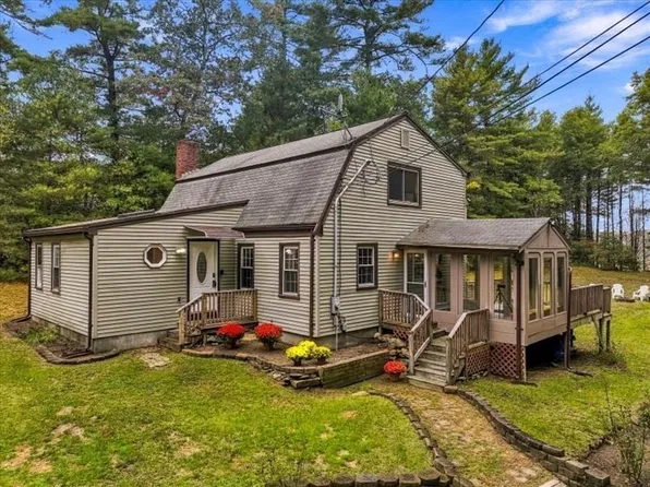 109 Pleasant St, Plympton, MA 02367