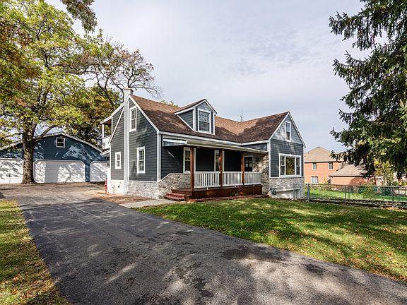 4th image of 9958 S 86th Ct