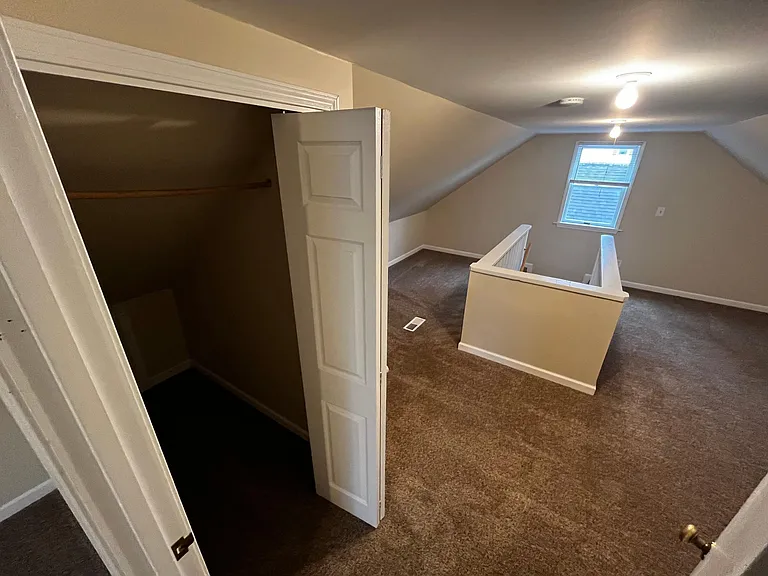 441 N Davis Rd — Photo 12