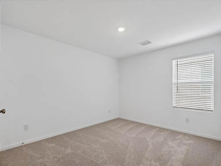 1328 Alfred St — Photo 8