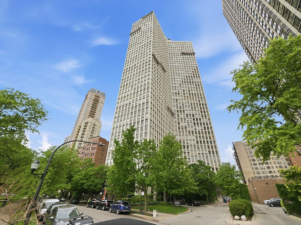 1st image of 2626 N Lakeview Ave APT 3804