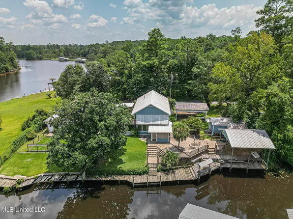 11471 Summer Lane Rd, Biloxi, MS 39532