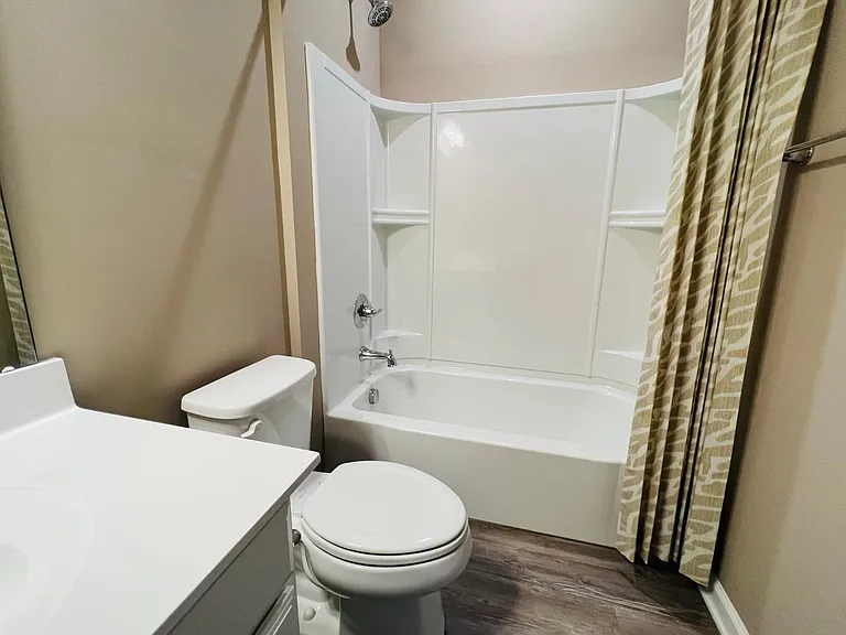 Main Bathroom.