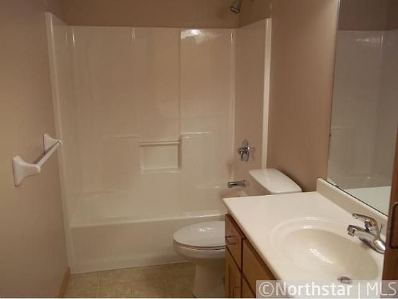 3rd image of 927 45th Ave NE