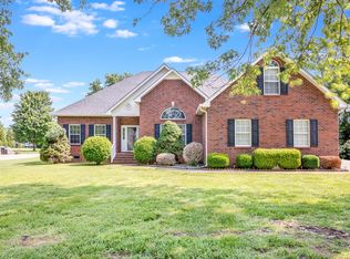 910 Dove Ln, Murfreesboro, TN 37128