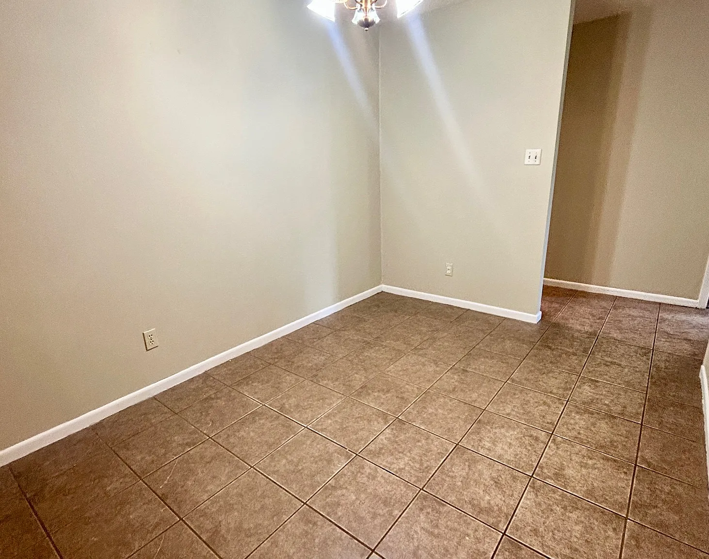 3 bed, 1391 sqft, $1,700 — Photo 3