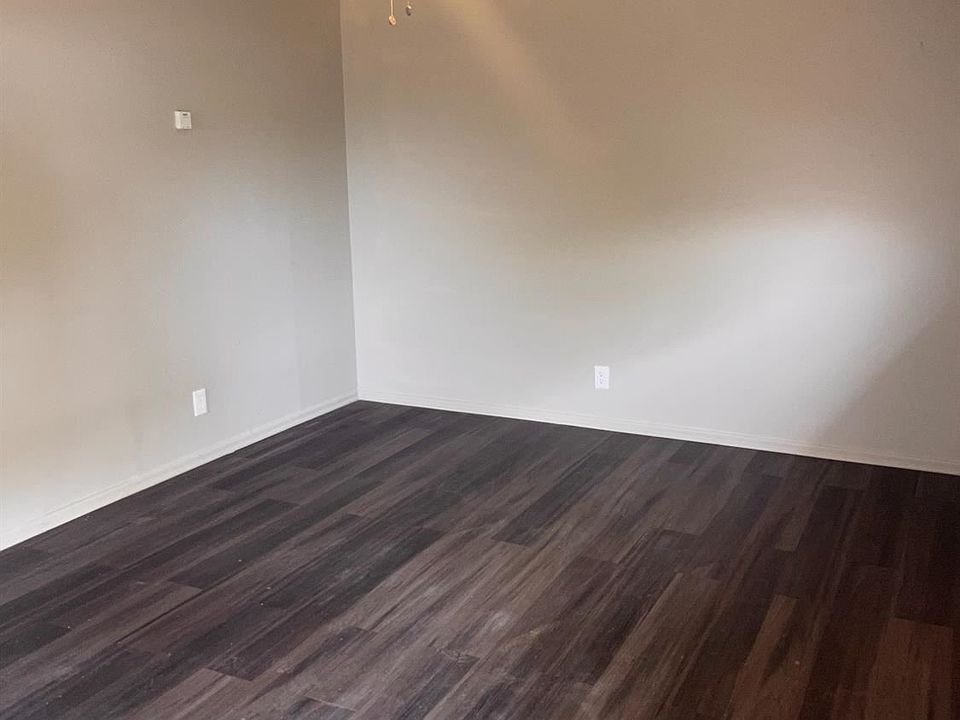 2nd image of 1112 46th St