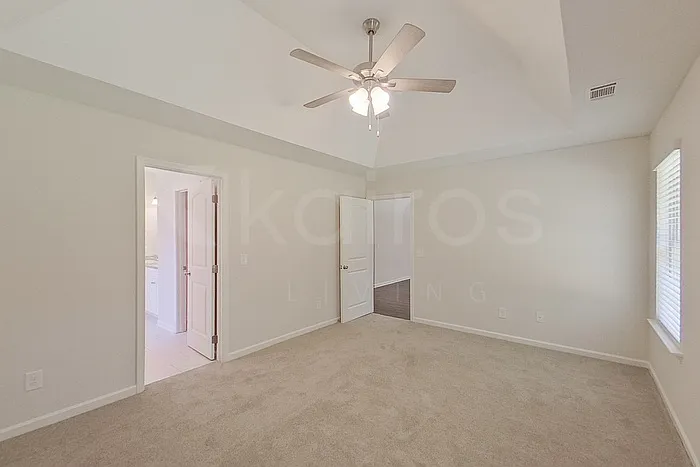111 Live Oak Dr — Photo 18