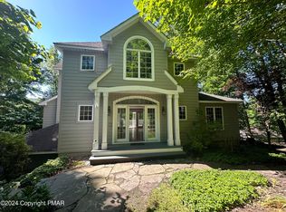 1055 Sky View Dr, East Stroudsburg, PA