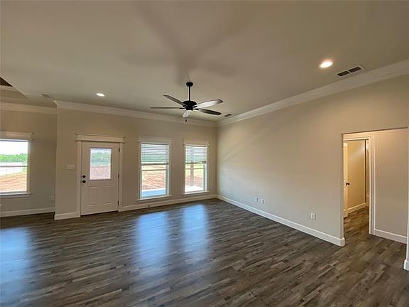 4th image of 133 Newhouse Dr