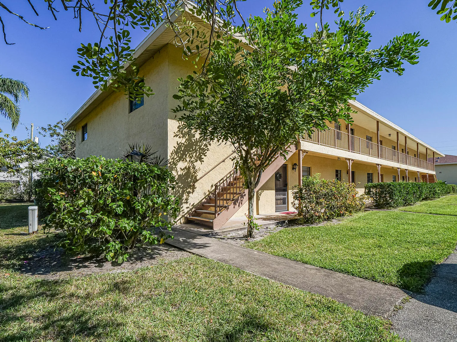 2 bed, 2.0 bath, 1000 sqft, $1,650 — Photo 1