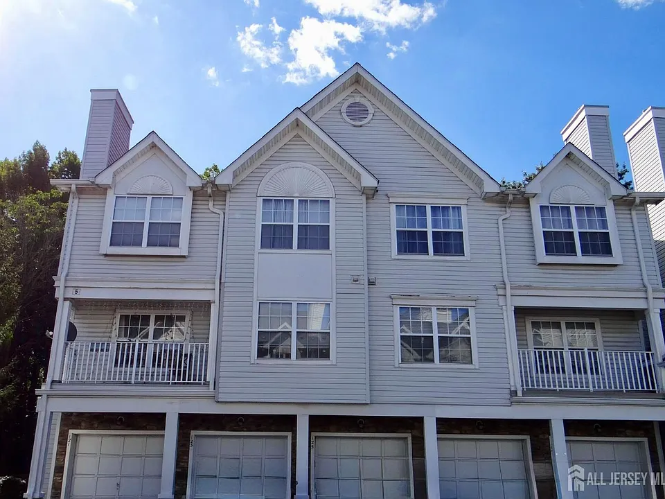 129 Prestwick Way