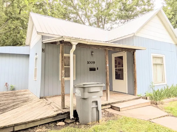 1009 Exchange St, Emporia, KS 66801