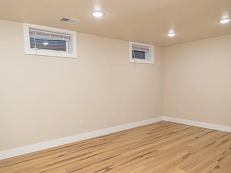 608 Creighton St — Photo 15