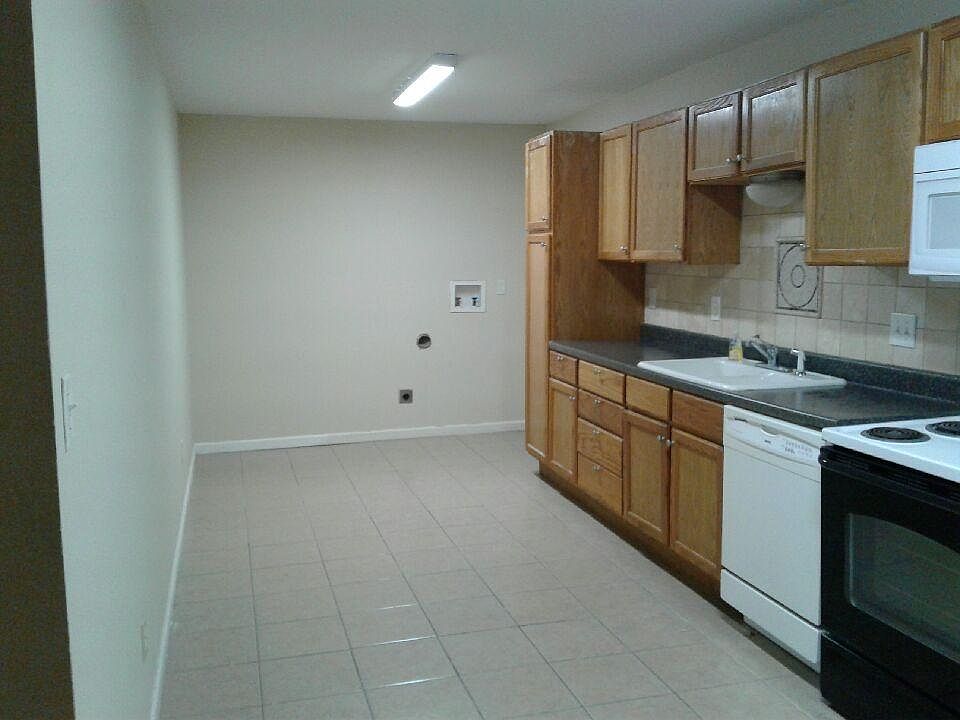 1st image of 518 Walnut St APT B