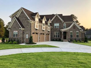 212 Puddingstone Dr, Fayetteville, NC 28311