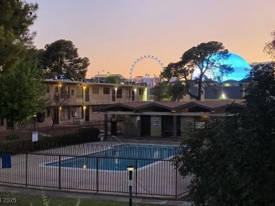 575 S Royal Crest Cir UNIT 26, Las Vegas, NV, 89169