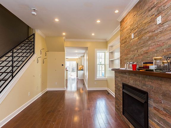 2nd image of 826 N 23rd St