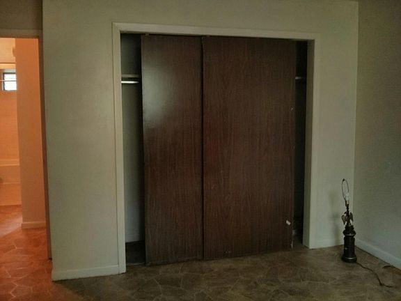 5th image of 421 W Altorfer Ln