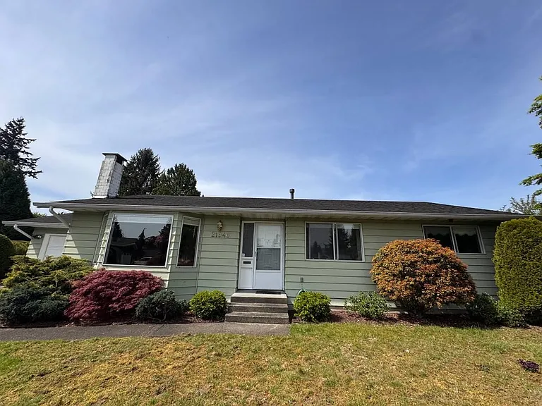 21946 Cliff Pl — Photo 2