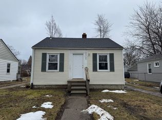 18769 Kingsville St, Harper Woods, MI