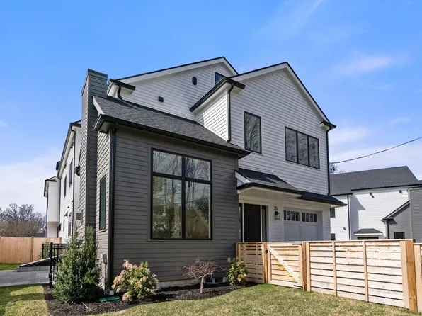 25 Johnson Pl #25, Auburndale, MA 02466