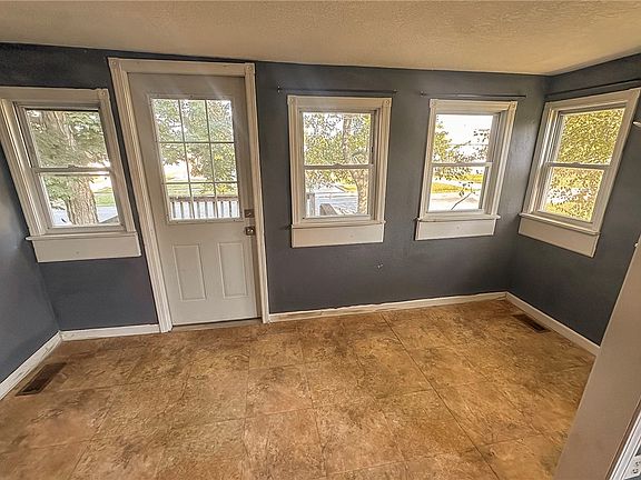 2nd image of 470 Elm Ave