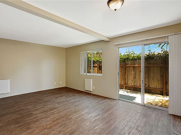5th image of 2320 De La Vina St APT 6
