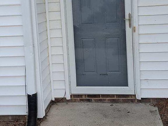 2nd image of 3258 Landmark St APT B5
