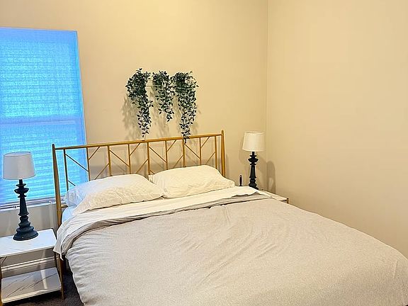 4th image of 3429 Chestnut Ave #3
