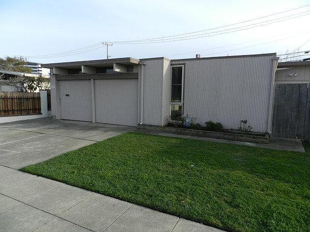1st image of 682 Connie Ave
