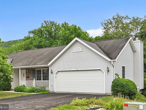 3rd image of 266 Forest Rd