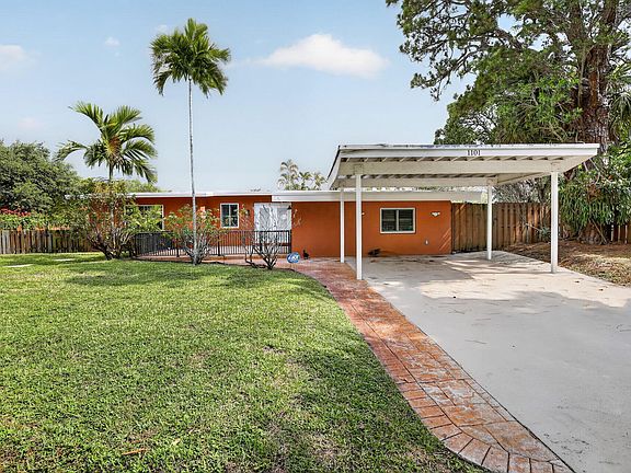 3rd image of 1101 E Country Club Circle