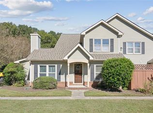 206 Burman Wood Dr, Hampton, VA 23666