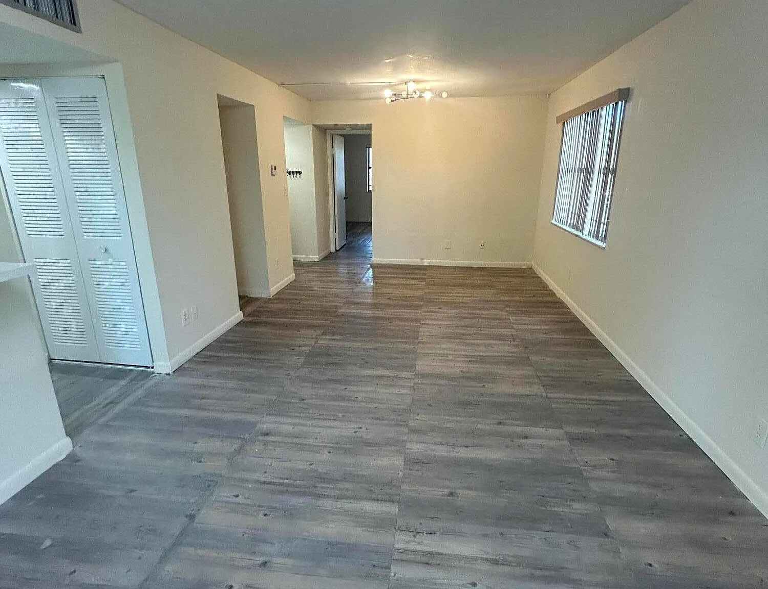 1 bed, 1.5 bath, 770 sqft, $1,900 — Photo 3