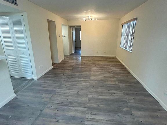 3rd image of 3252 Foxcroft Rd APT 201