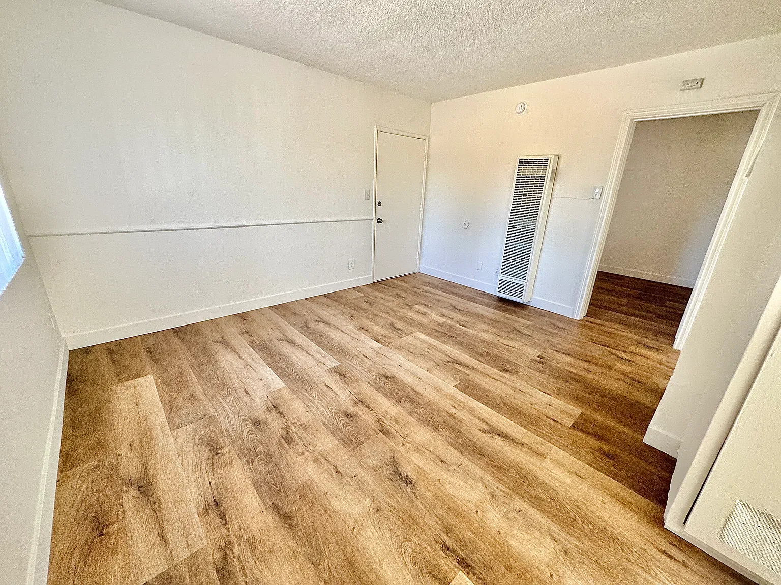 2 bed, 1050 sqft, $2,225 — Photo 3