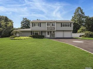 6 Gallatin Dr, Dix Hills, NY 11746