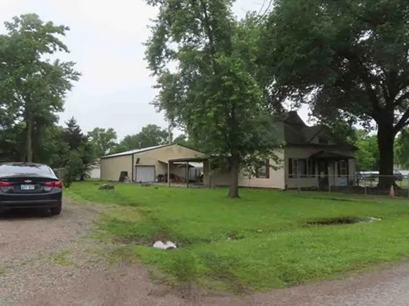 305 W Cedar St, Cherokee, KS 66724