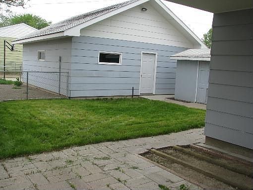 2nd image of 106 S Montana St