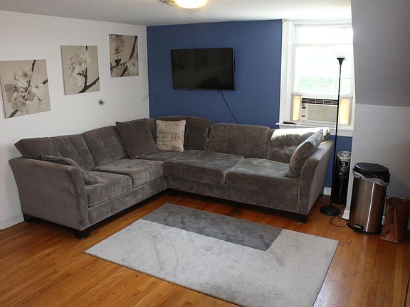 5th image of 1810 Ashland Ave #3