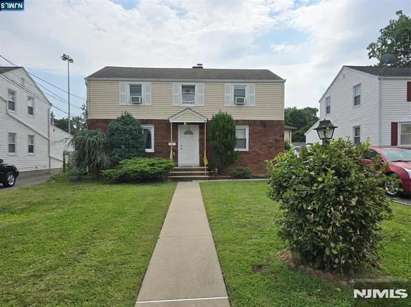 130 18th Avenue, Elmwood Park, NJ 07407