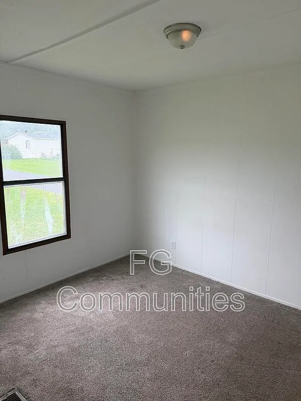 2 bed, 1.0 bath, $975 — Photo 4