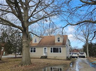 4950 Libbey Rd, Perrysburg, OH 43551