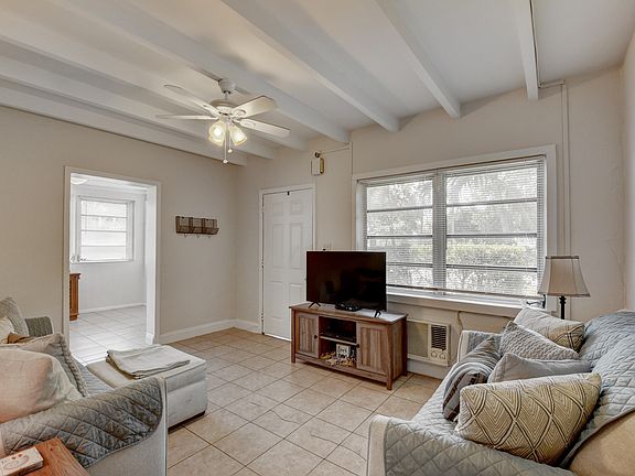5th image of 3505 SW 12th Pl